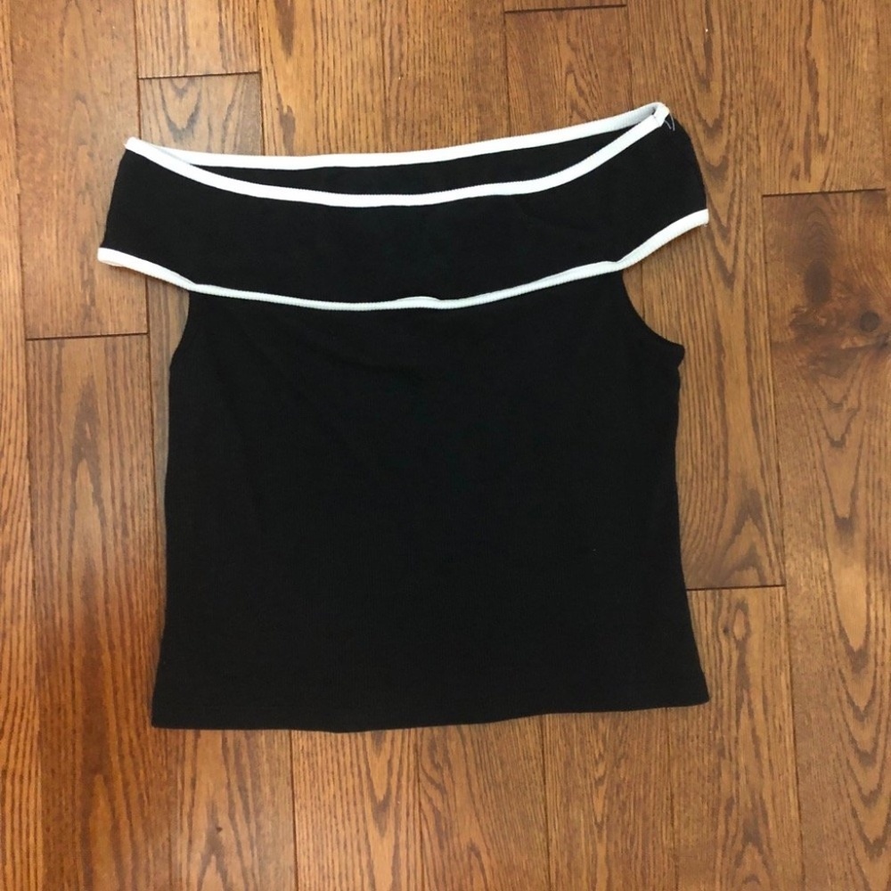 3/$30 - Crop top size small